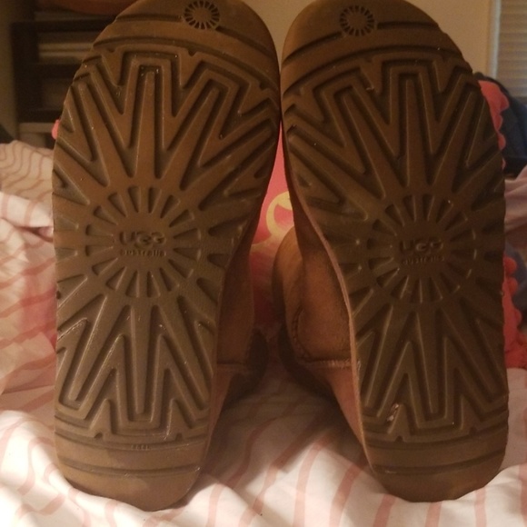 UGG BAILEY BUTTON CHESTNUT - Picture 3 of 5